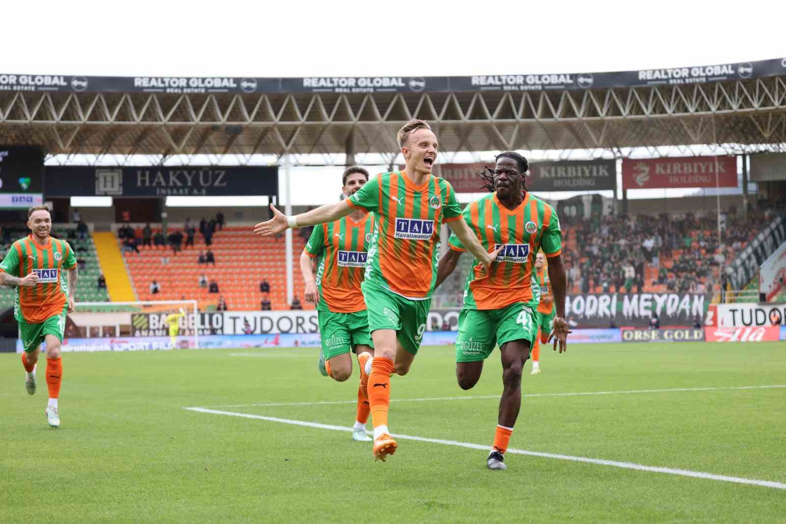 trendyol super lig corendon alanyaspor 2 kocaelispor 0 ilk yari 9