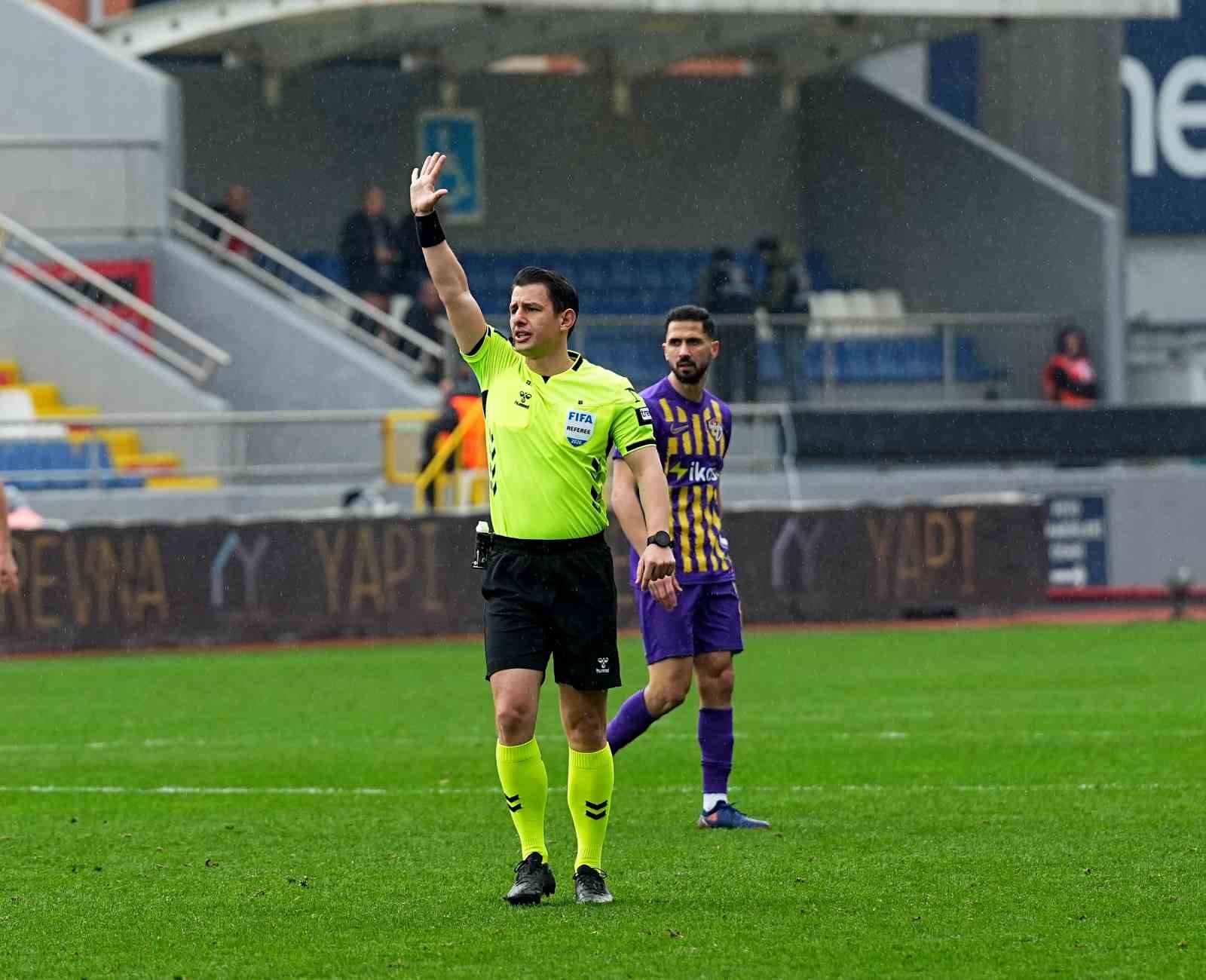 trendyol super lig eyupspor 0 basaksehir 1 mac devam ediyor 18 LIPIaNS8
