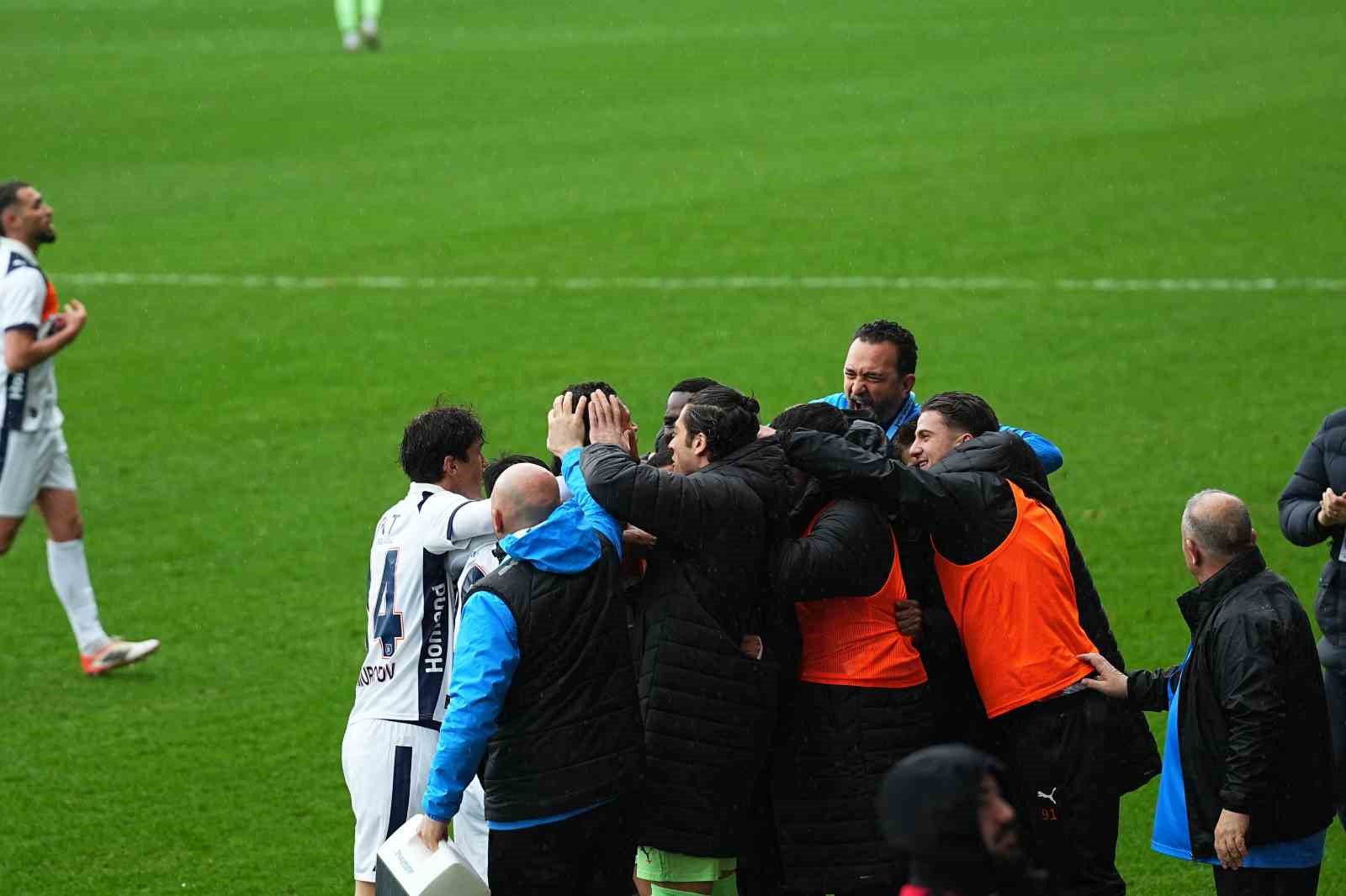 trendyol super lig eyupspor 0 basaksehir 1 mac devam ediyor 22 ur6AkNY6