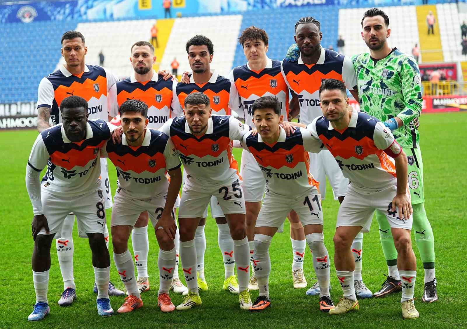 trendyol super lig eyupspor 0 basaksehir 1 mac devam ediyor 6 g52LwbW5