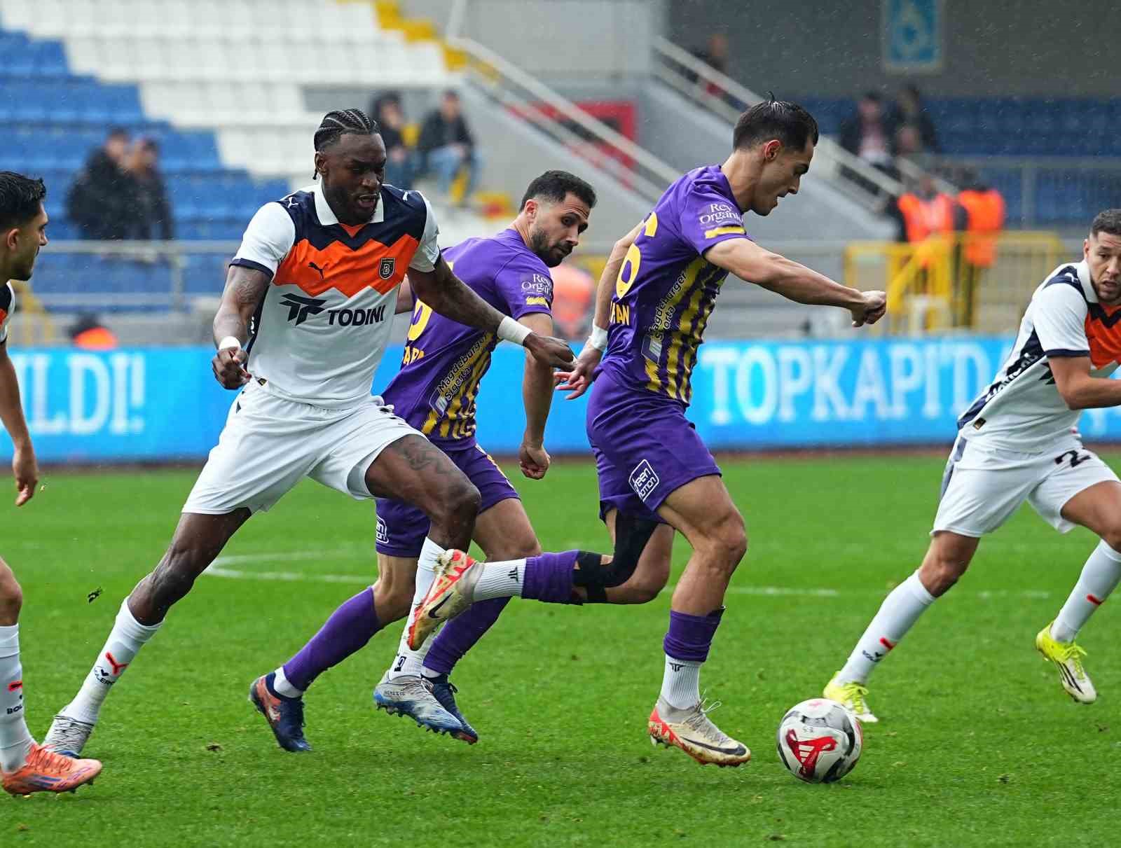 trendyol super lig eyupspor 0 basaksehir 1 mac devam ediyor 8 HrANf4WK