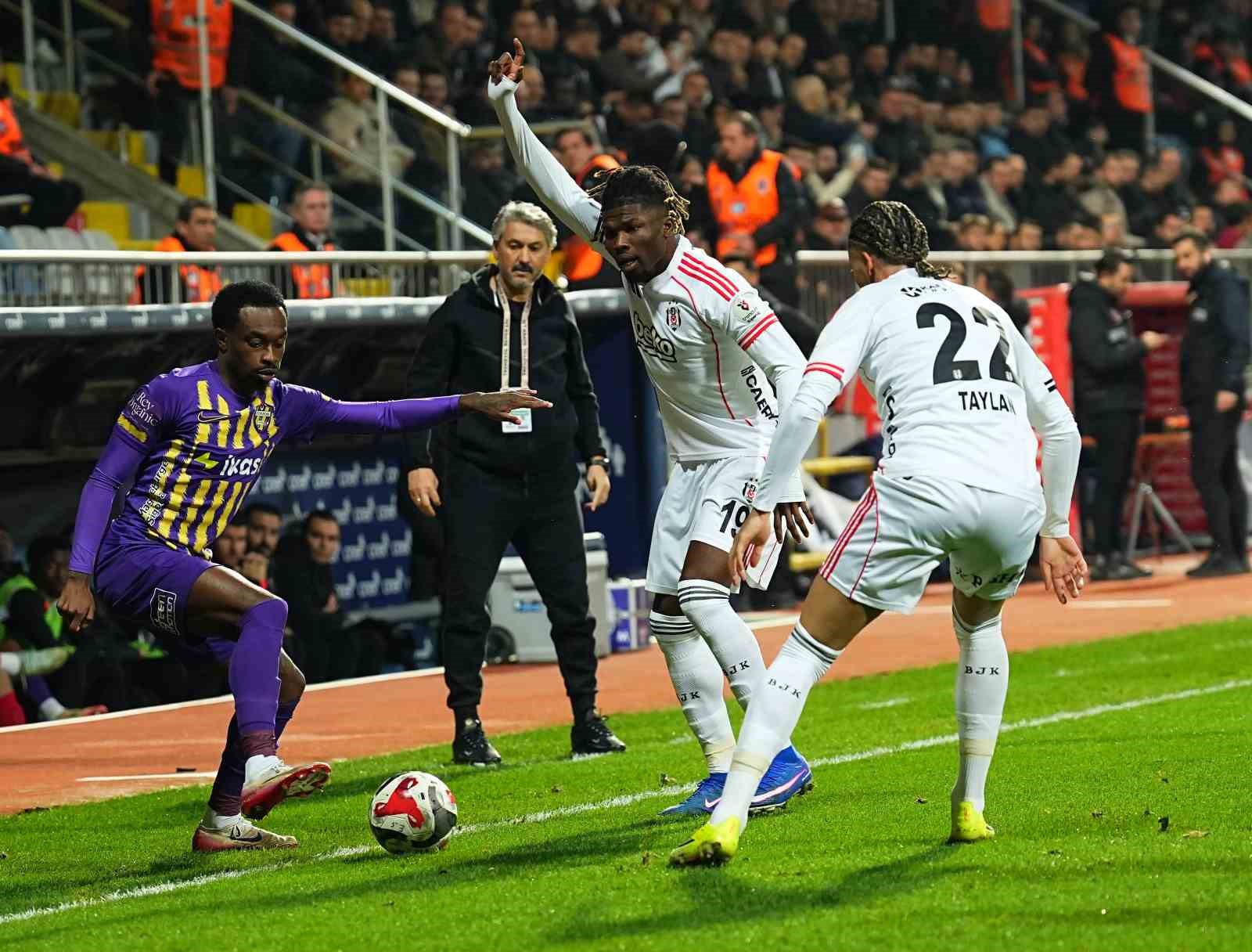trendyol super lig eyupspor 0 besiktas 1 mac devam ediyor 1 6SDwD2Lv