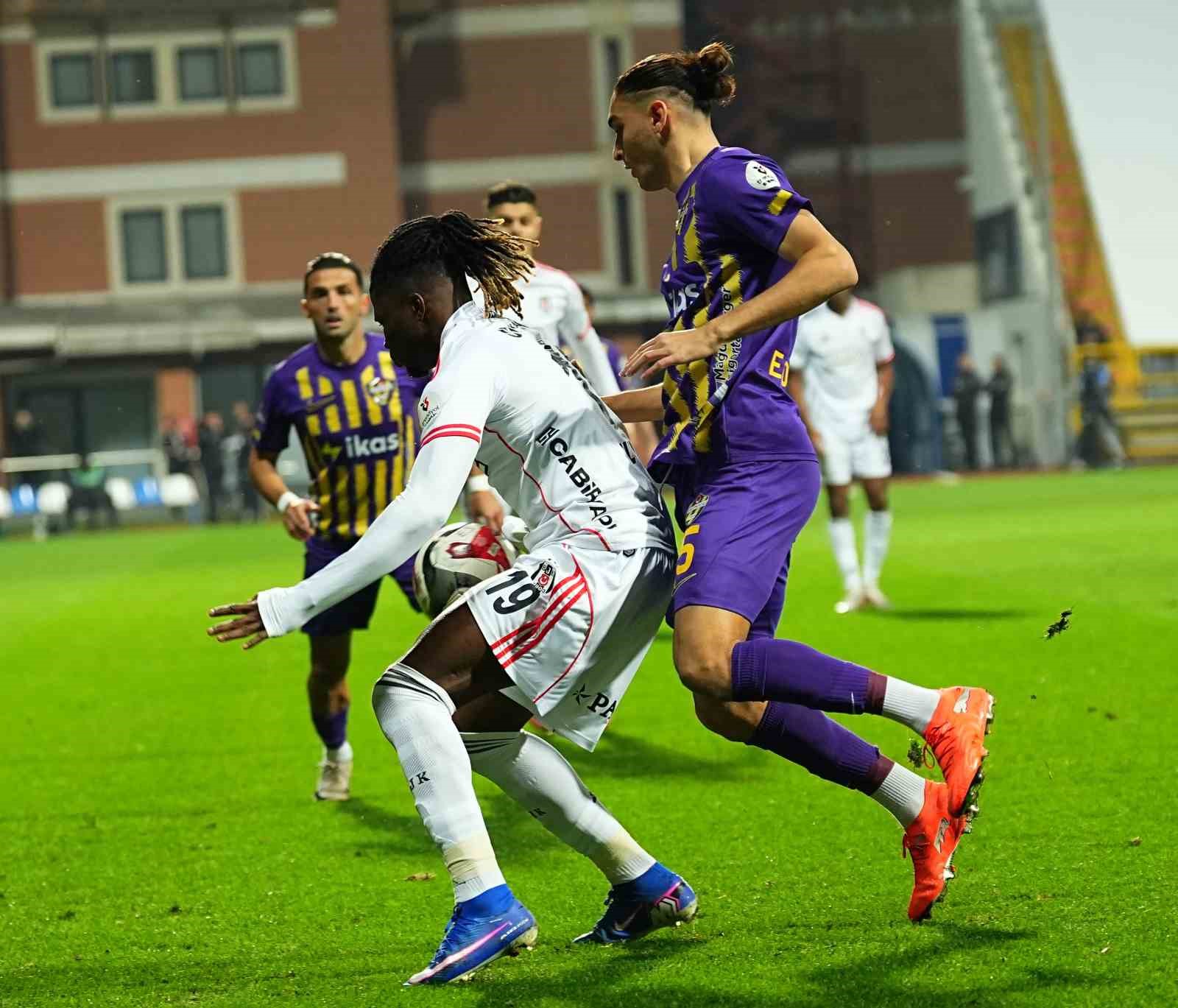 trendyol super lig eyupspor 0 besiktas 1 mac devam ediyor 10 9v7AnyNX