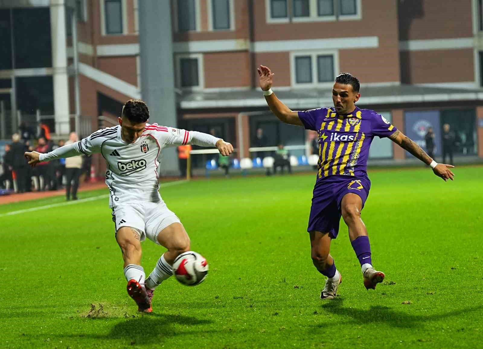 trendyol super lig eyupspor 0 besiktas 1 mac devam ediyor 12 ZL4vnbQ4