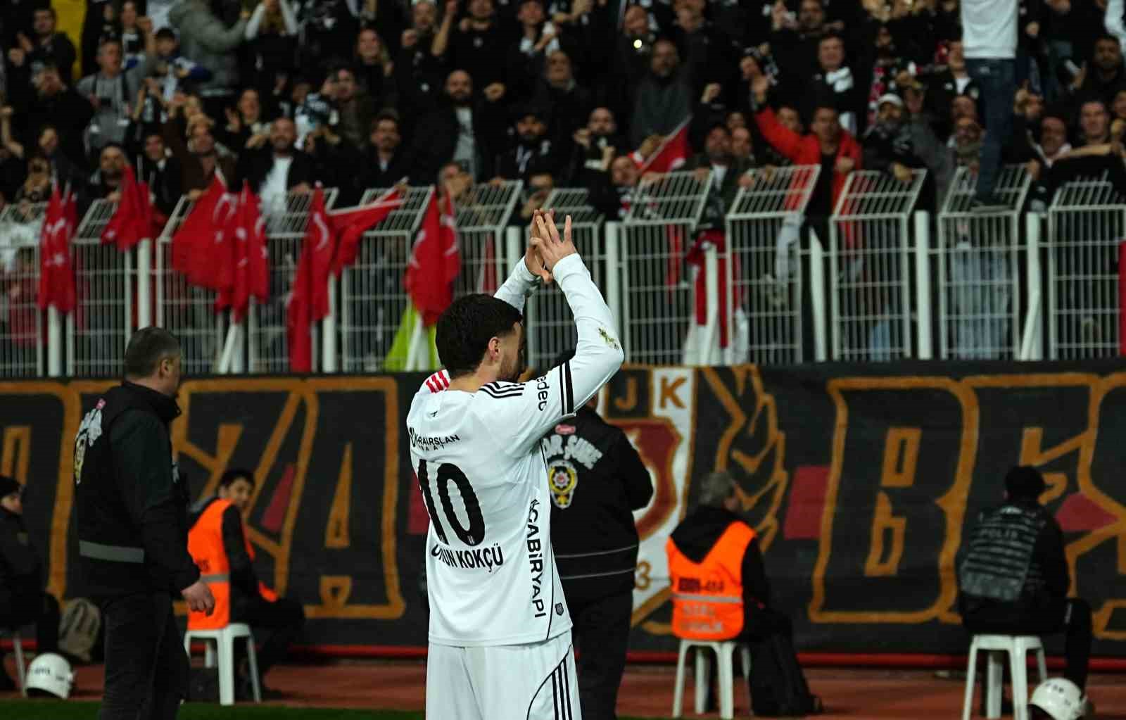 trendyol super lig eyupspor 0 besiktas 1 mac devam ediyor 15 M2rhZCth