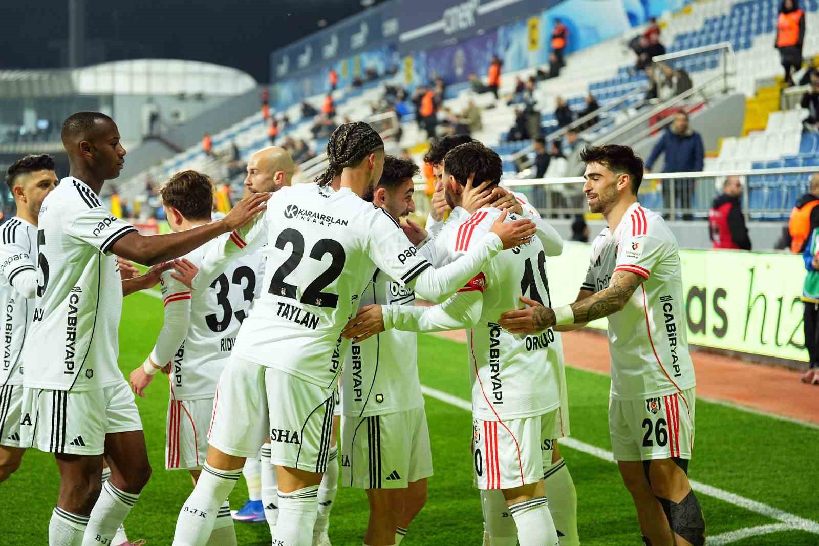 trendyol super lig eyupspor 0 besiktas 1 mac devam ediyor 21 VUdvrZYs