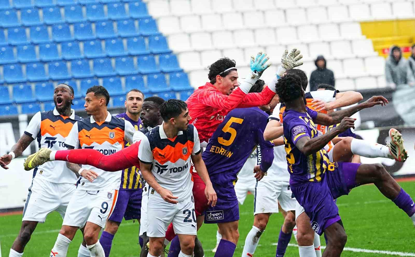 trendyol super lig eyupspor 0 rams basaksehir 1 ilk yari 1 zcSttPy2