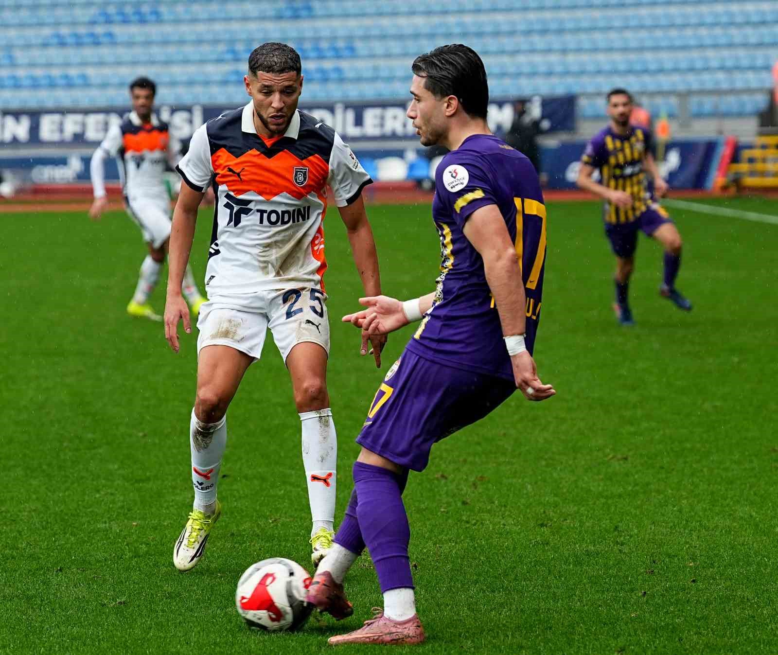 trendyol super lig eyupspor 0 rams basaksehir 1 ilk yari 10 mv1cdzXM