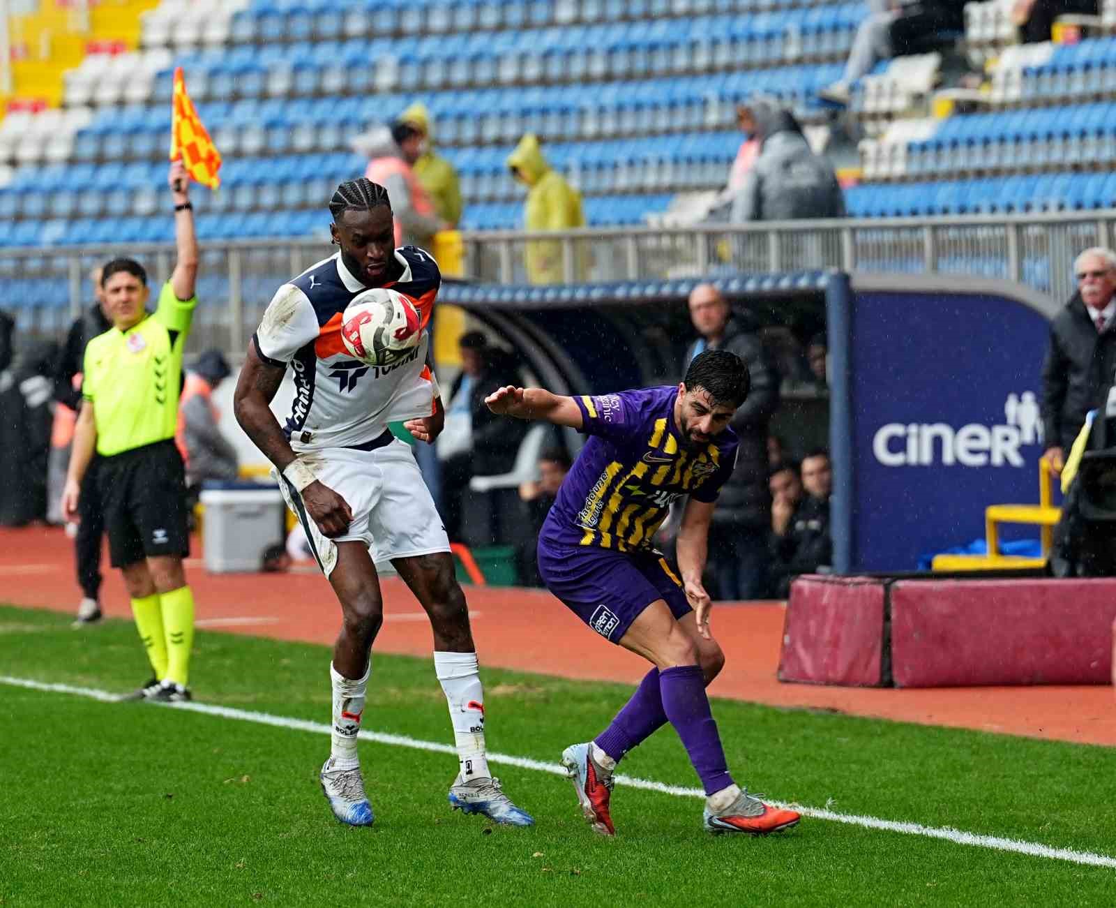 trendyol super lig eyupspor 0 rams basaksehir 1 ilk yari 16 KCRa7a4q