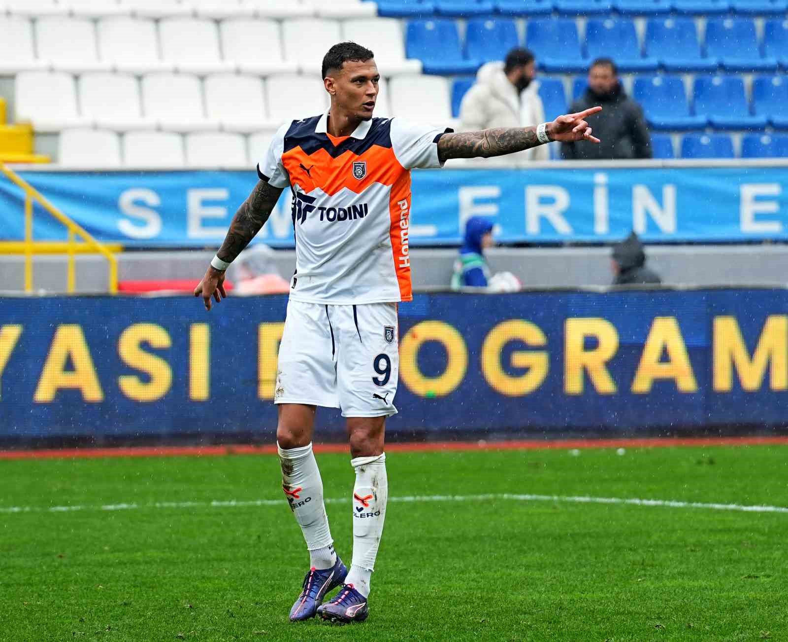 trendyol super lig eyupspor 0 rams basaksehir 1 ilk yari 9