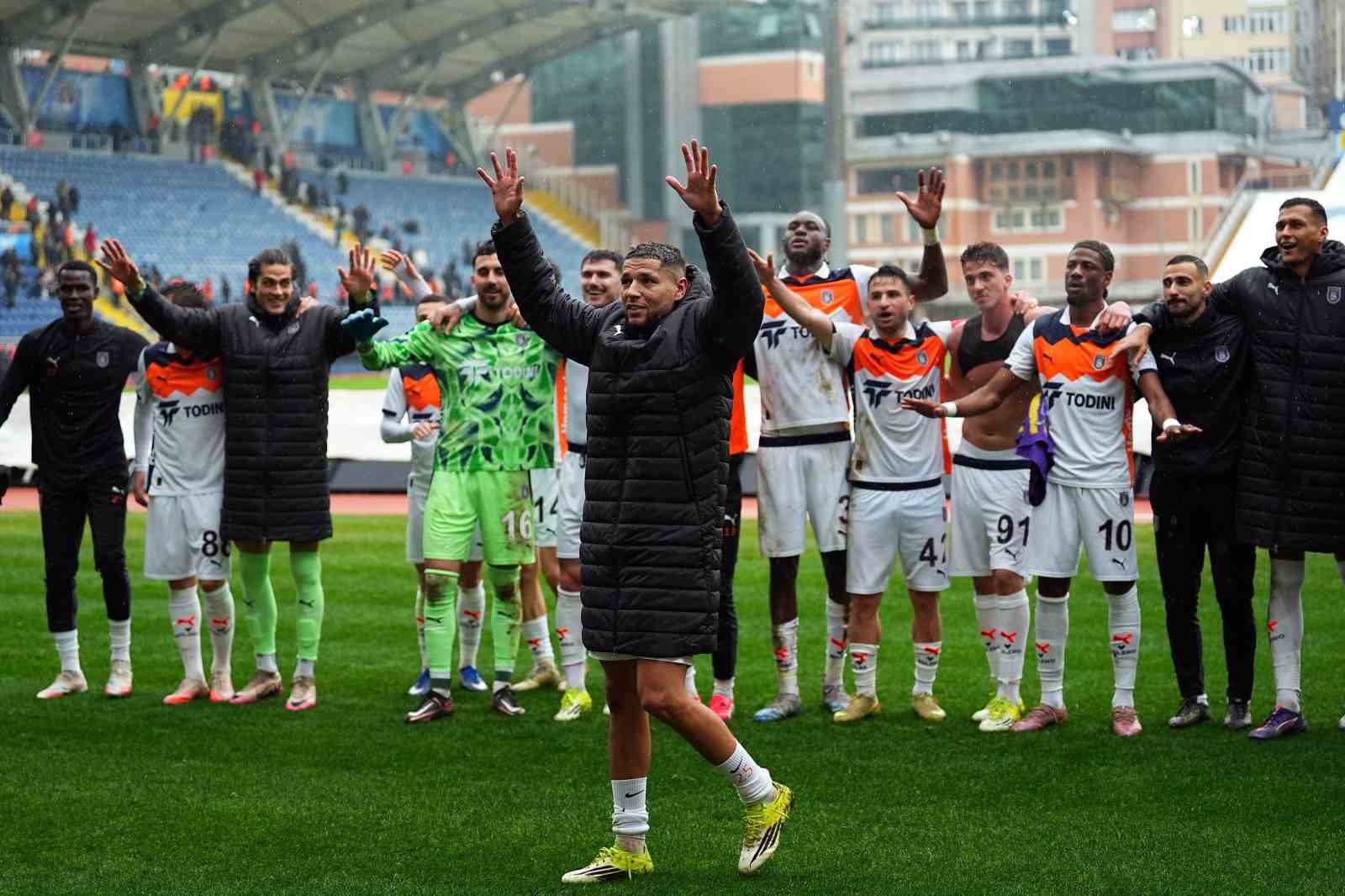 trendyol super lig eyupspor 1 rams basaksehir 2 mac sonucu 10 3GH2n46T