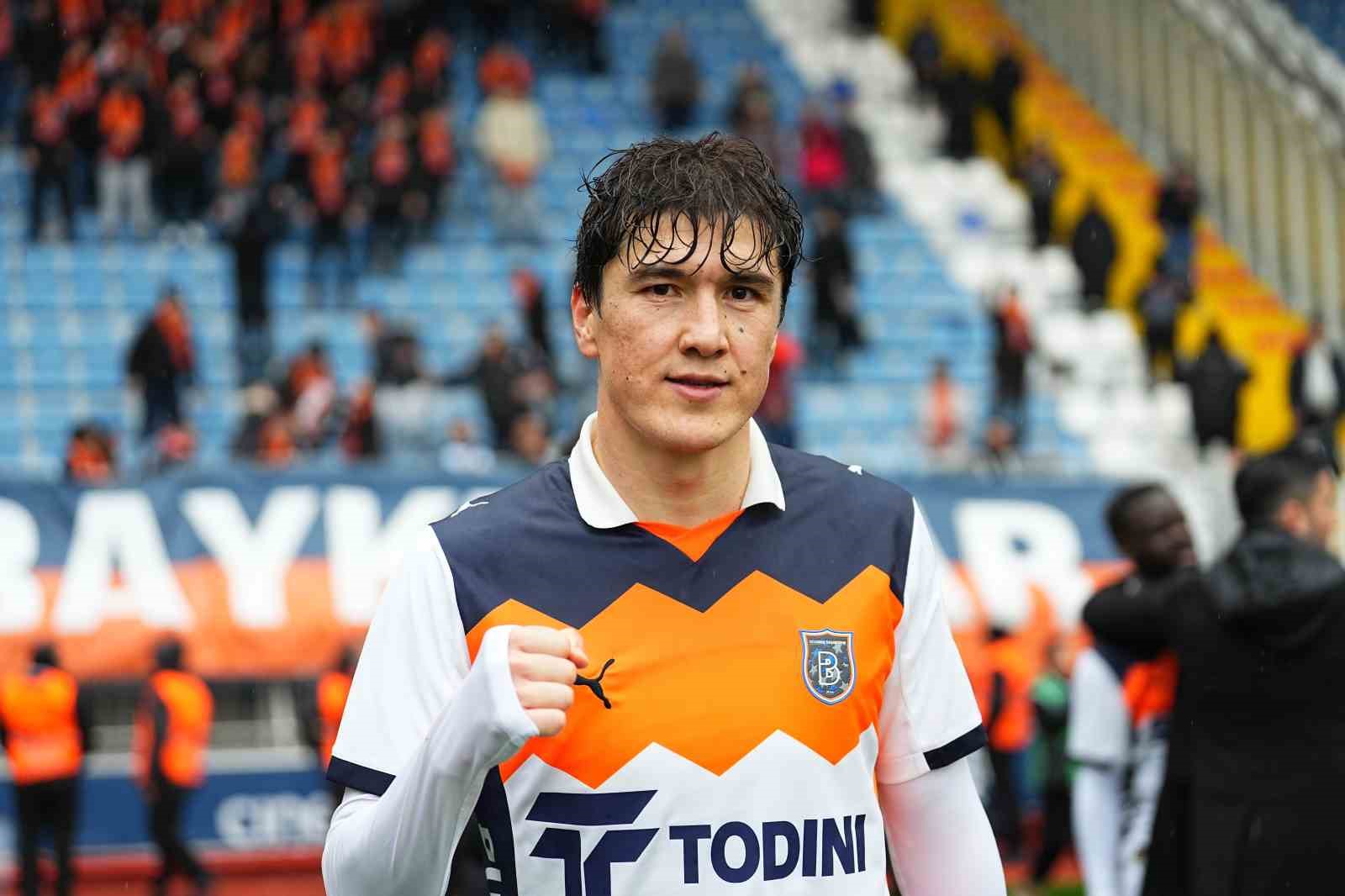 trendyol super lig eyupspor 1 rams basaksehir 2 mac sonucu 15 DHZL1u2P