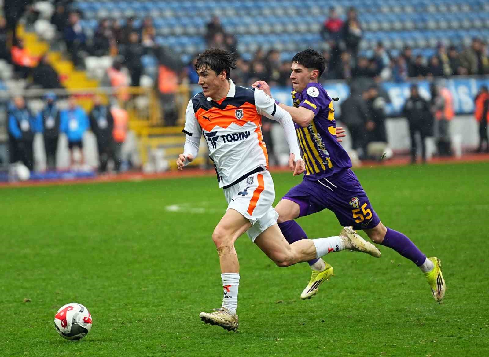 trendyol super lig eyupspor 1 rams basaksehir 2 mac sonucu 8 dmKI5l2I
