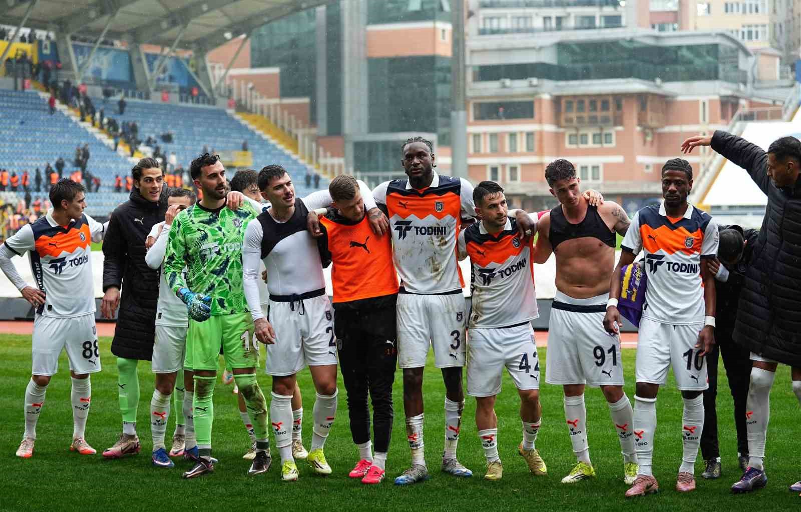 trendyol super lig eyupspor 1 rams basaksehir 2 mac sonucu 9 D68WtVPK