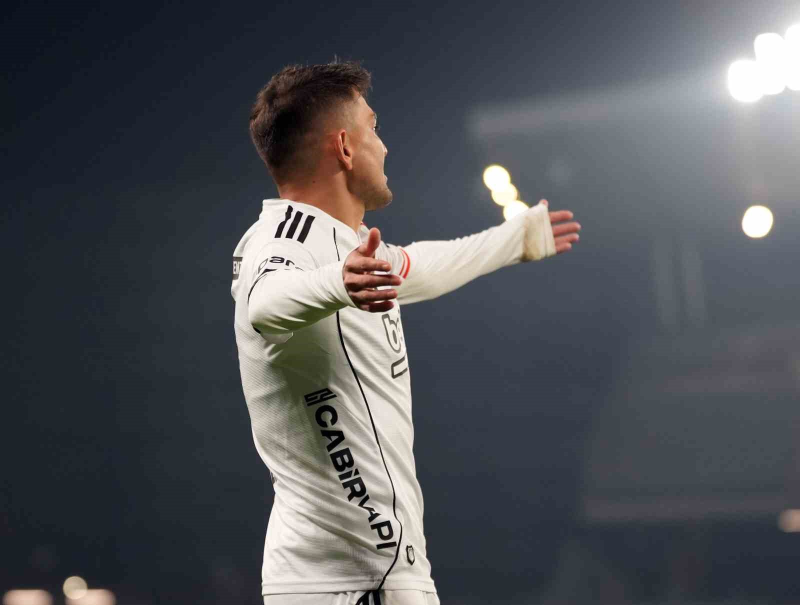 trendyol super lig fatih karagumruk 0 besiktas 0 mac devam ediyor 10 tllOYmlN
