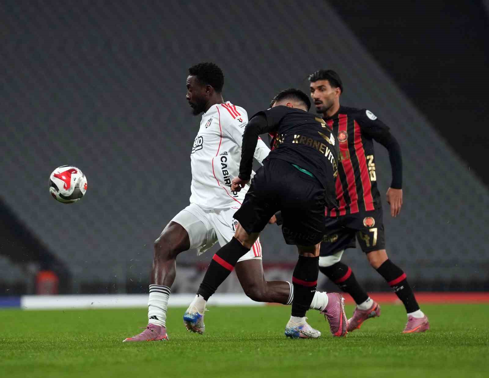 trendyol super lig fatih karagumruk 0 besiktas 0 mac devam ediyor 12