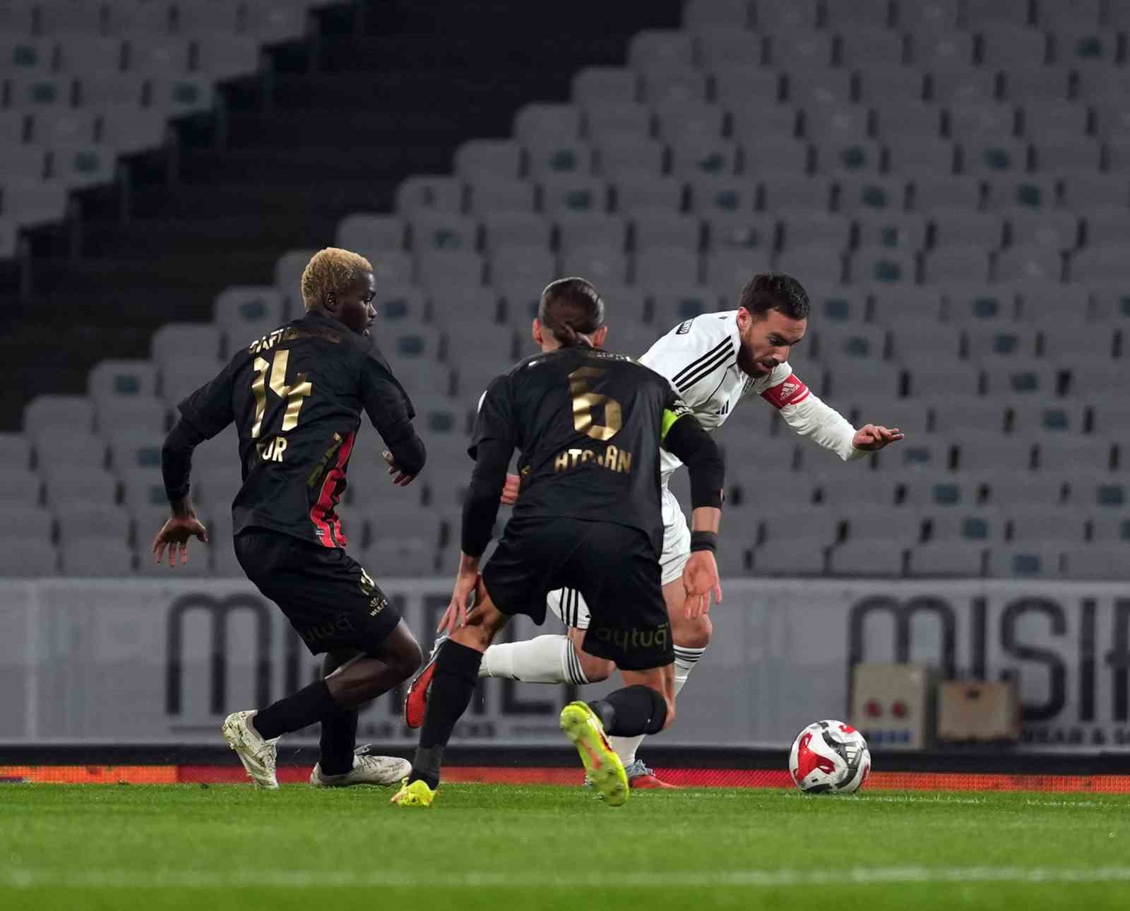 trendyol super lig fatih karagumruk 0 besiktas 0 mac devam ediyor 15 24wr2YQK