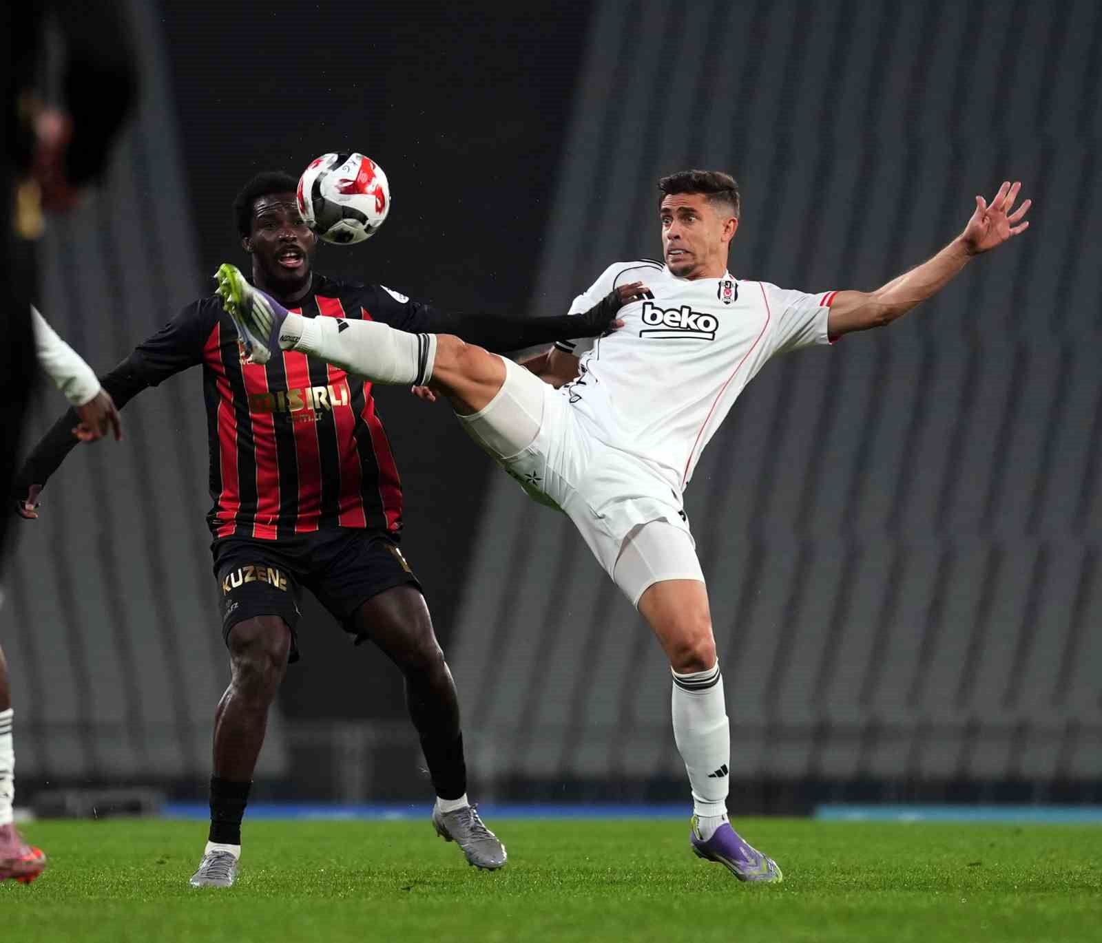 trendyol super lig fatih karagumruk 0 besiktas 1 ilk yari 3 5riSJI3n