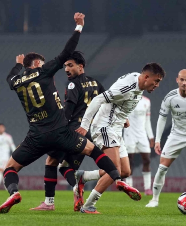trendyol-super-lig-fatih-karagumruk-0-besiktas-1-ilk-yari-ZKrPM7qr.jpg