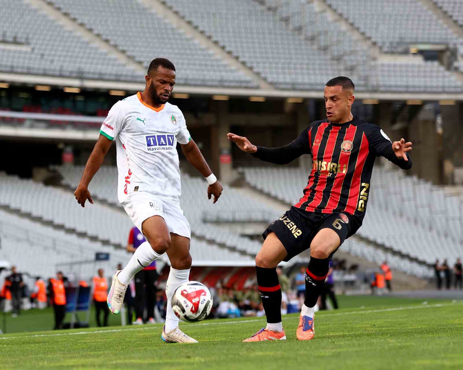trendyol super lig fatih karagumruk 0 corendon alanyaspor 1 ilk yari 11 HU1qTRYg