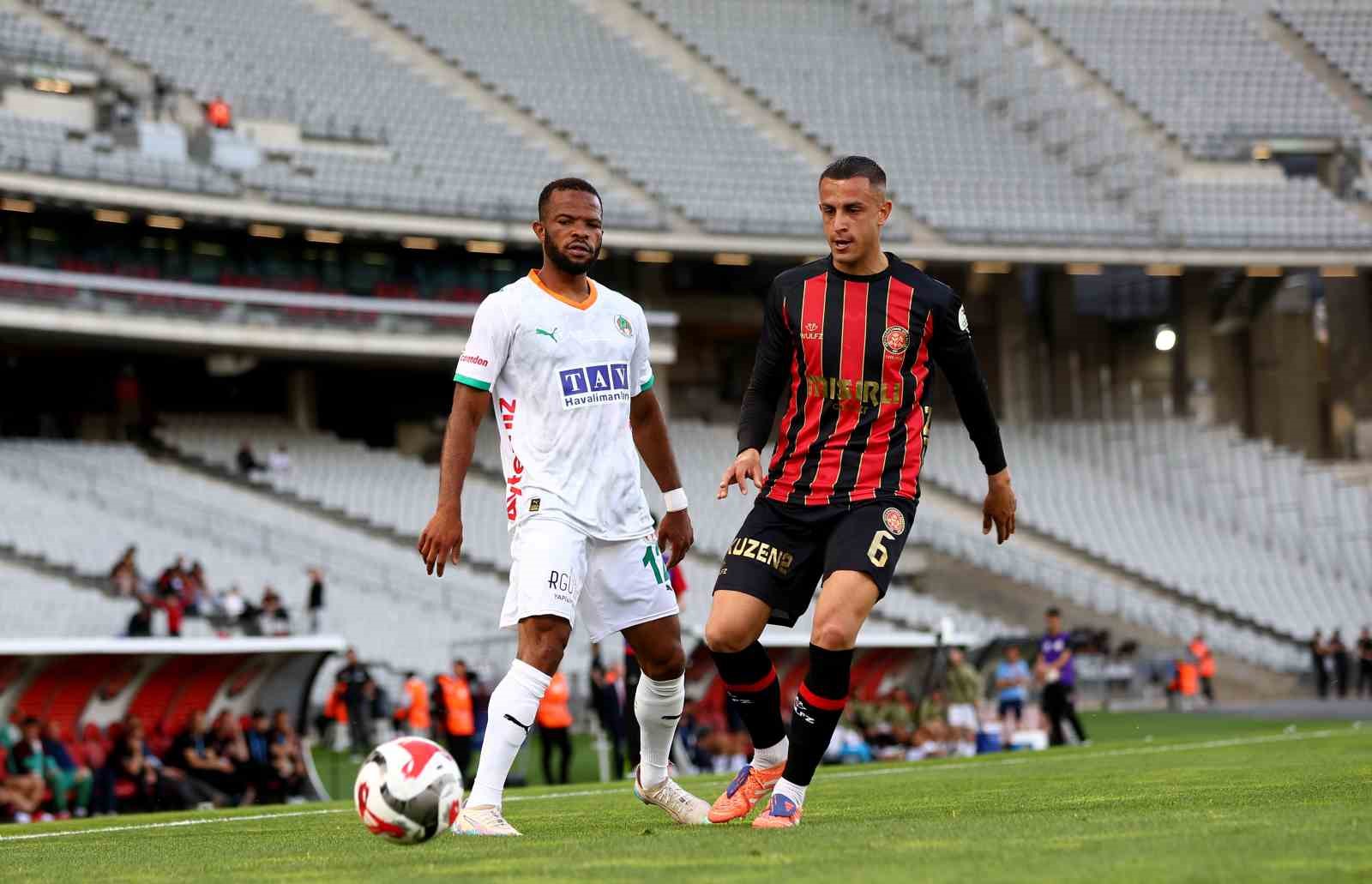 trendyol super lig fatih karagumruk 0 corendon alanyaspor 1 ilk yari 12 teQah58a