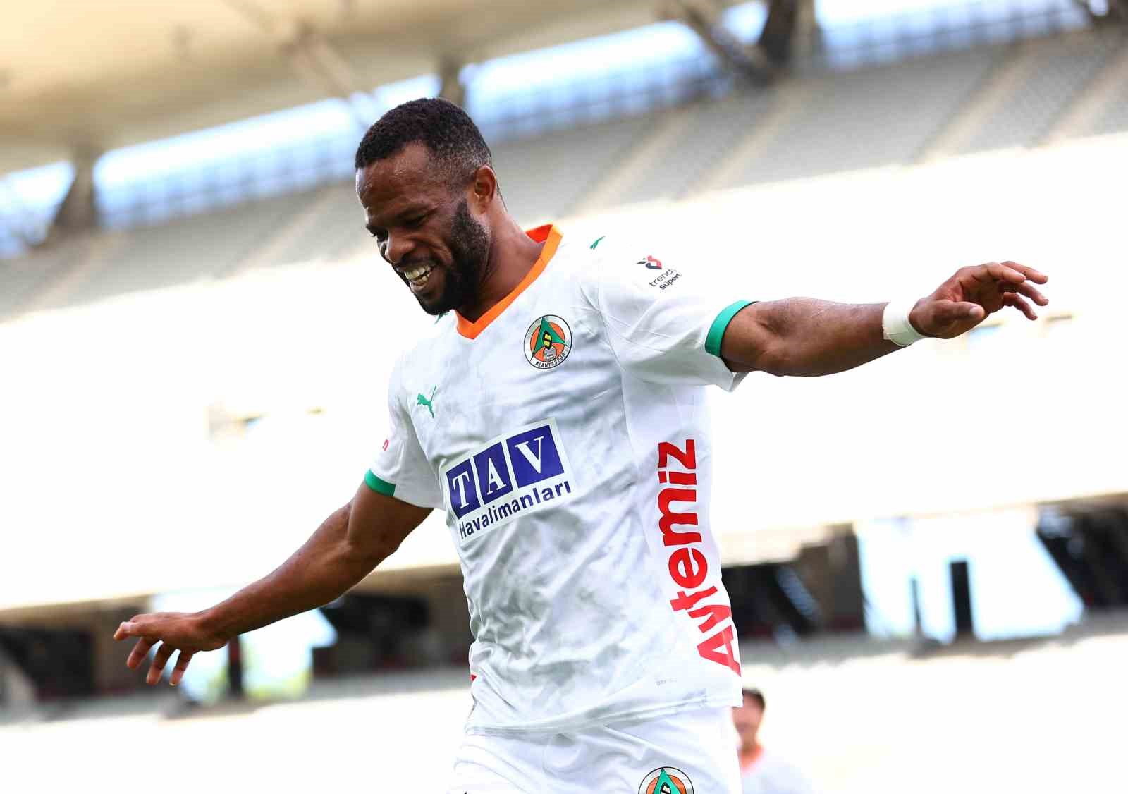 trendyol super lig fatih karagumruk 0 corendon alanyaspor 1 ilk yari 4 YfQRVXVS