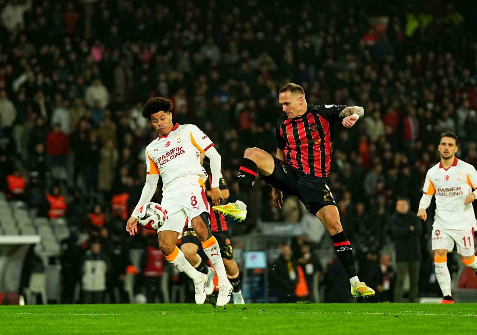 trendyol super lig fatih karagumruk 0 galatasaray 1 mac devam ediyor 0 GjbhJKGW