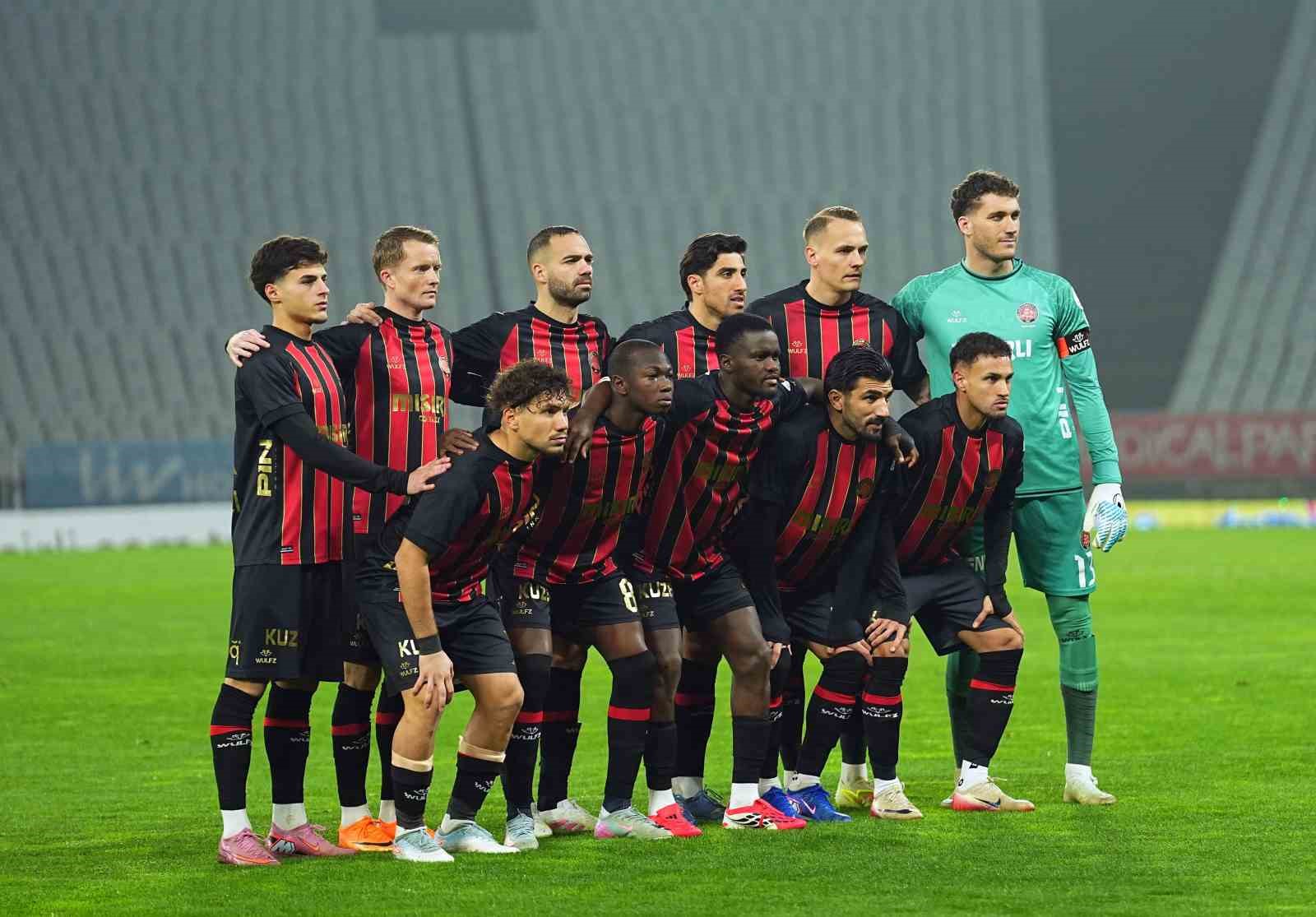 trendyol super lig fatih karagumruk 0 galatasaray 1 mac devam ediyor 10