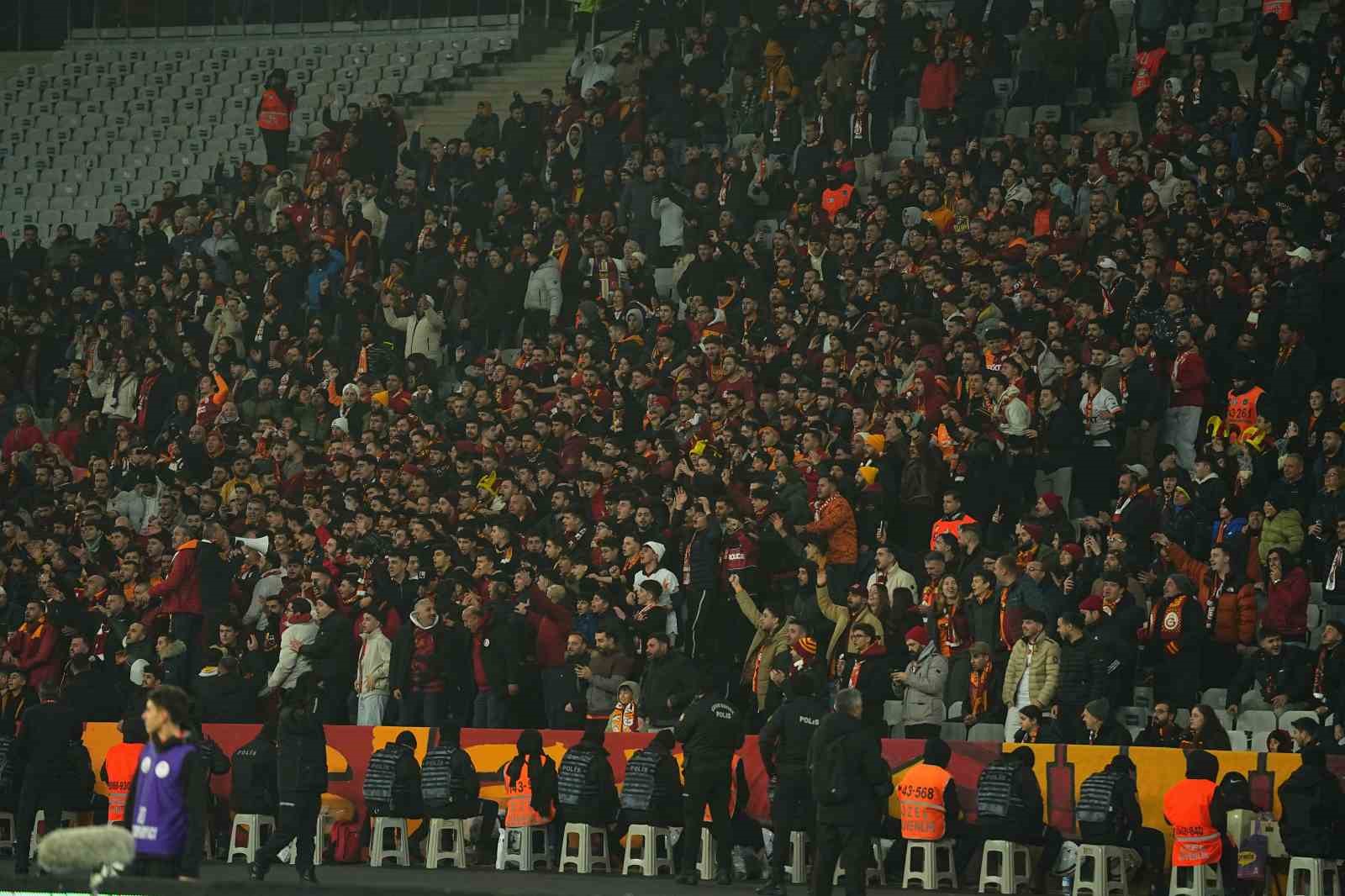trendyol super lig fatih karagumruk 0 galatasaray 1 mac devam ediyor 11 jr4BQIZi