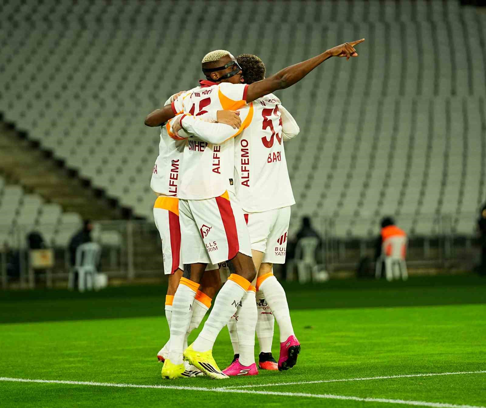 trendyol super lig fatih karagumruk 0 galatasaray 1 mac devam ediyor 14 KeBeRB1l