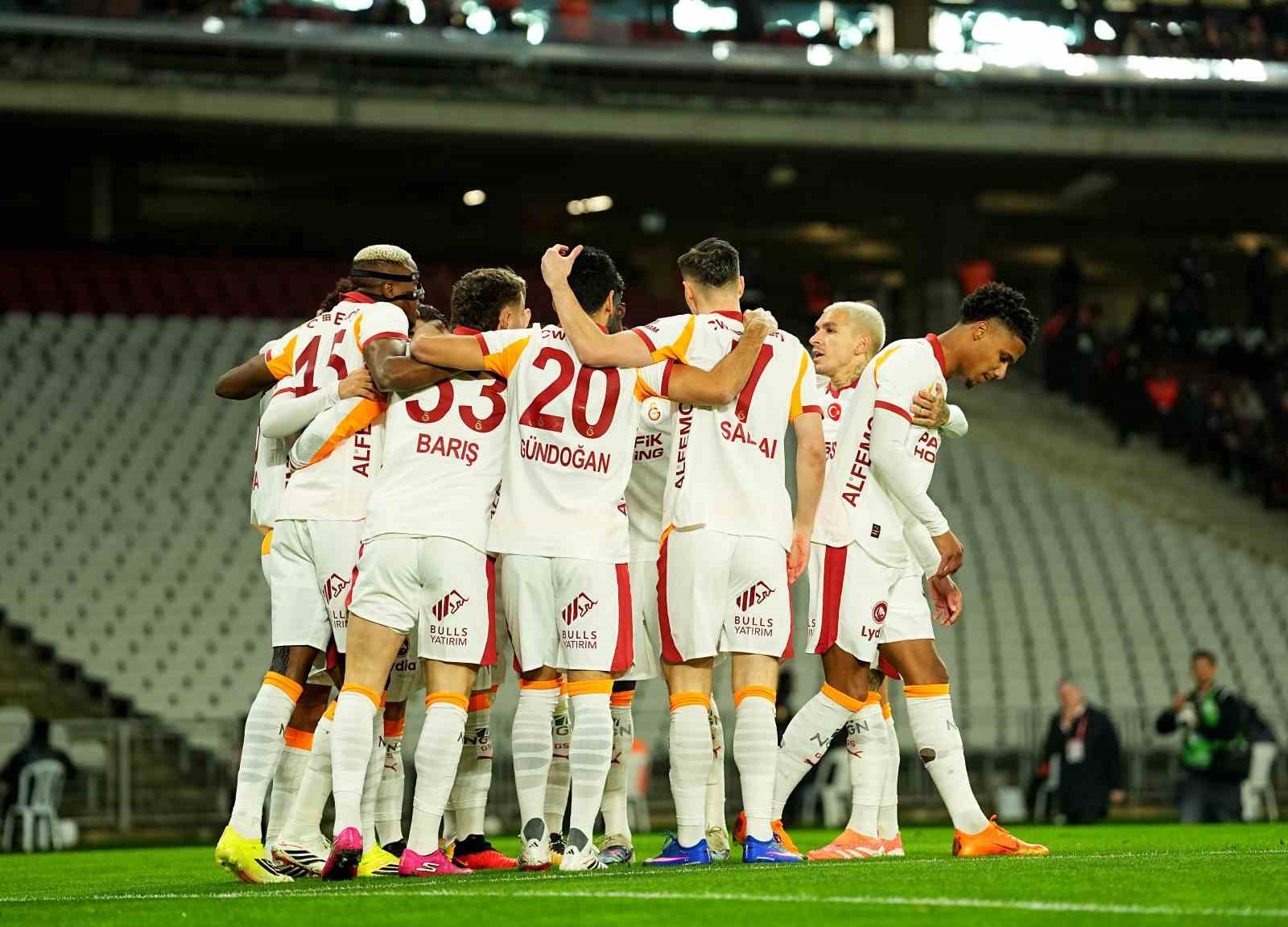 trendyol super lig fatih karagumruk 0 galatasaray 1 mac devam ediyor 17 1g1EiVhf