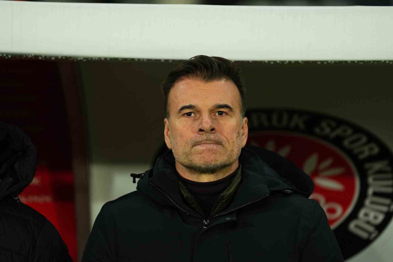 trendyol super lig fatih karagumruk 0 galatasaray 1 mac devam ediyor 3 CLEHz6Mf