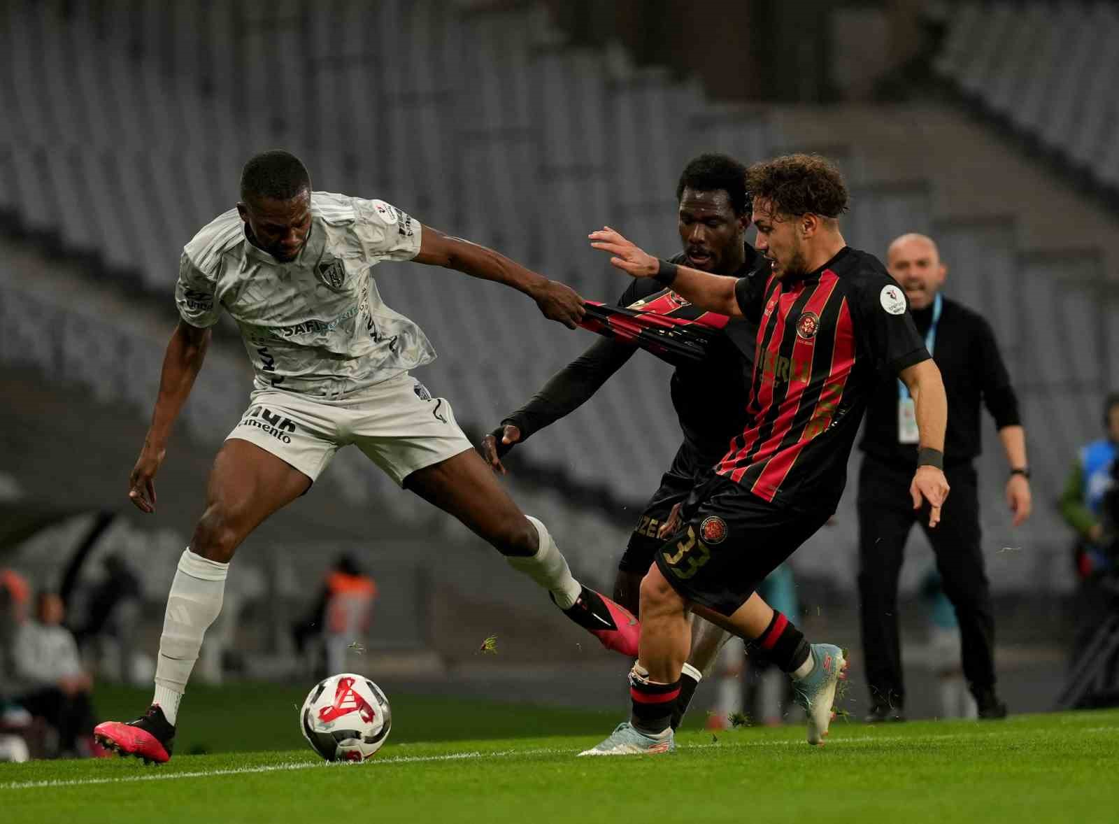 Trendyol Süper Lig: Fatih Karagümrük: 0 - Kocaelispor: 0 (İlk yarı) 15 trendyol super lig fatih karagumruk 0 kocaelispor 0 ilk yari 11 RNsJUqwm