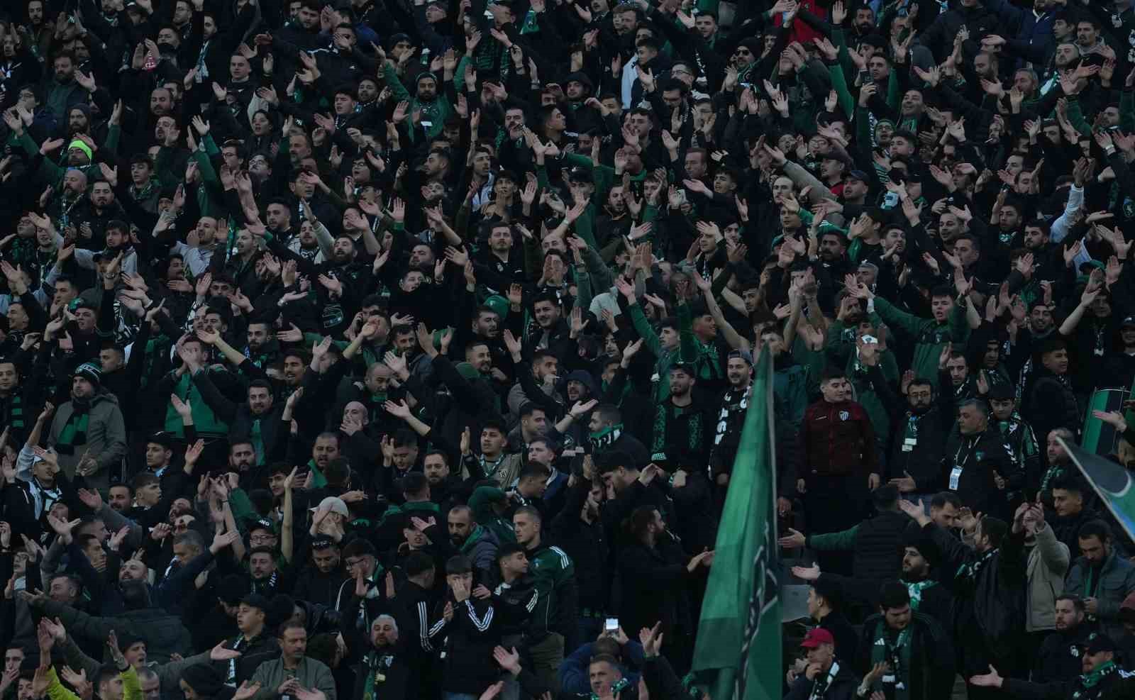 Trendyol Süper Lig: Fatih Karagümrük: 0 - Kocaelispor: 0 (İlk yarı) 9 trendyol super lig fatih karagumruk 0 kocaelispor 0 ilk yari 5 KjIn7nfj