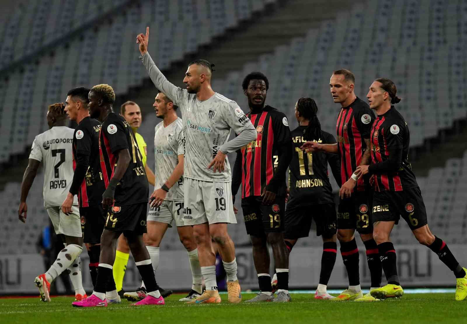Trendyol Süper Lig: Fatih Karagümrük: 0 - Kocaelispor: 0 (İlk yarı) 11 trendyol super lig fatih karagumruk 0 kocaelispor 0 ilk yari 7 6Lj4qcaN