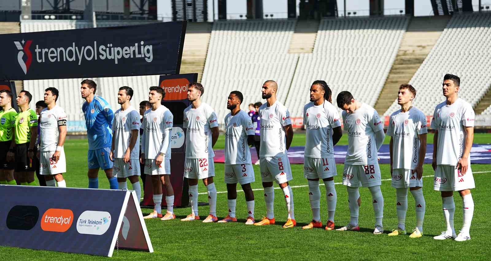 trendyol super lig fatih karagumruk 1 antalyaspor 0 mac devam ediyor 1 VkyFCW3L