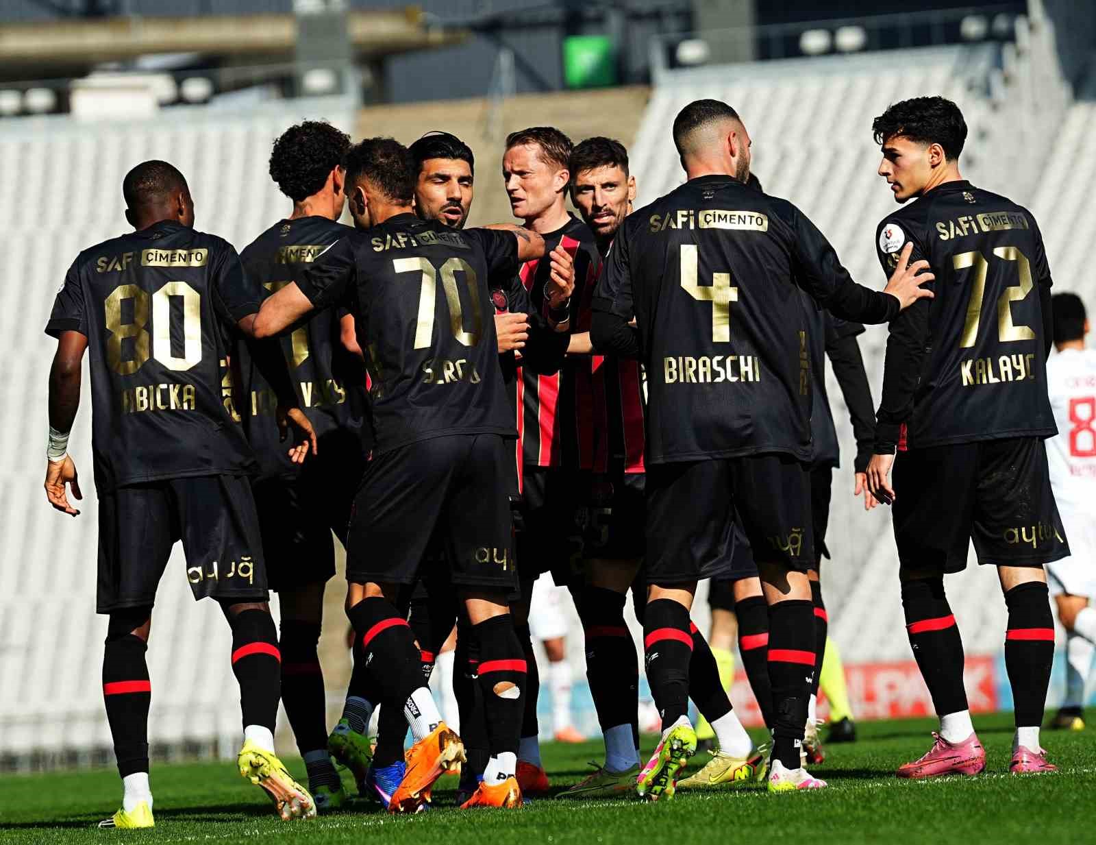 trendyol super lig fatih karagumruk 1 antalyaspor 0 mac devam ediyor 12 vrMjTyP6