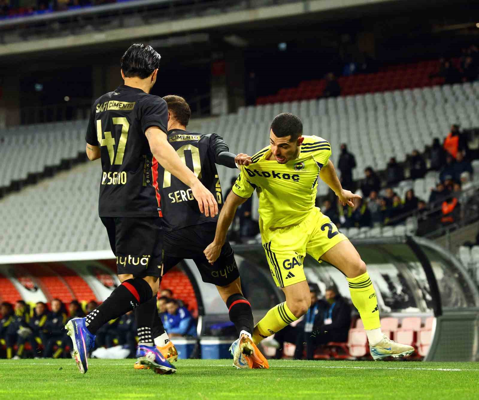 Trendyol Süper Lig: Fatih Karagümrük: 1 - Fenerbahçe: 0 (Maç devam ediyor) 10 trendyol super lig fatih karagumruk 1 fenerbahce 0 mac devam ediyor 6 2mOYLSXs