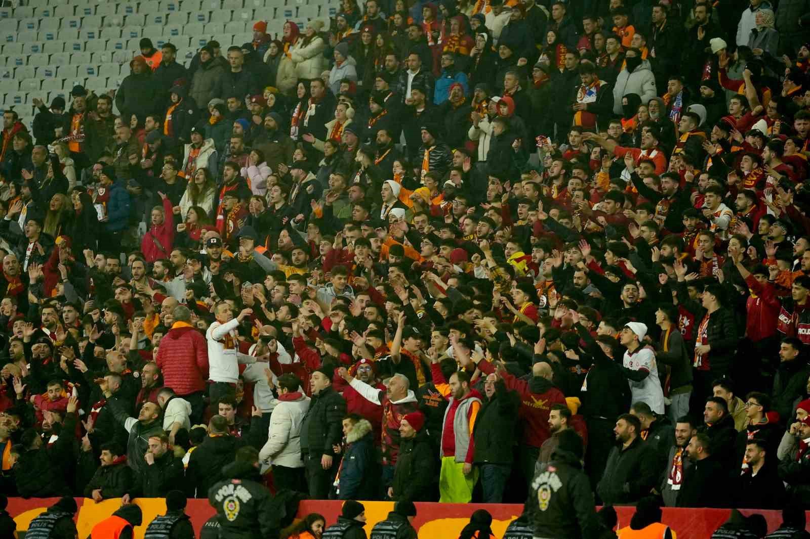 trendyol super lig fatih karagumruk 1 galatasaray 1 ilk yari 11 IGlNUnZA