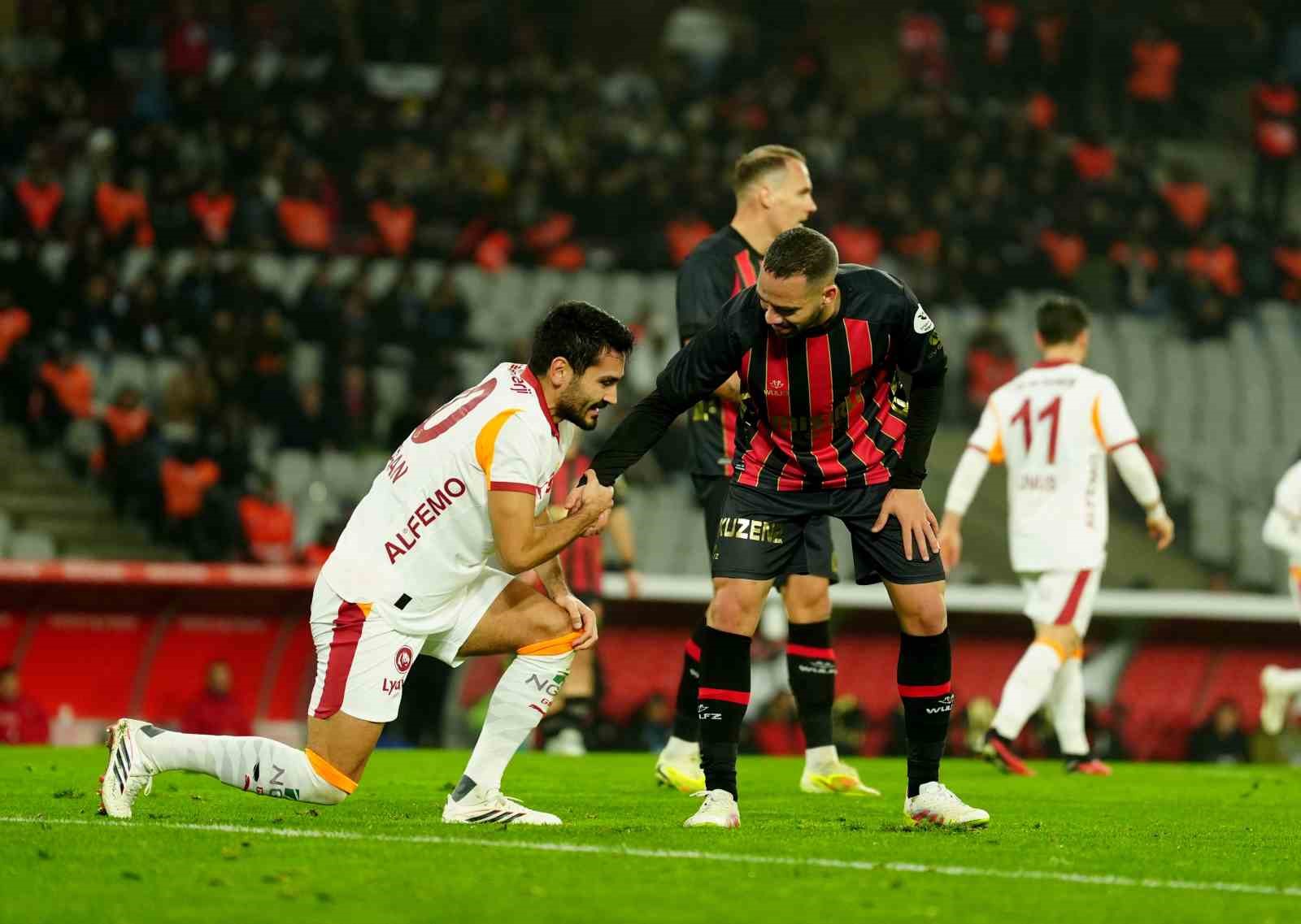 trendyol super lig fatih karagumruk 1 galatasaray 1 ilk yari 12 3Gheg2XX