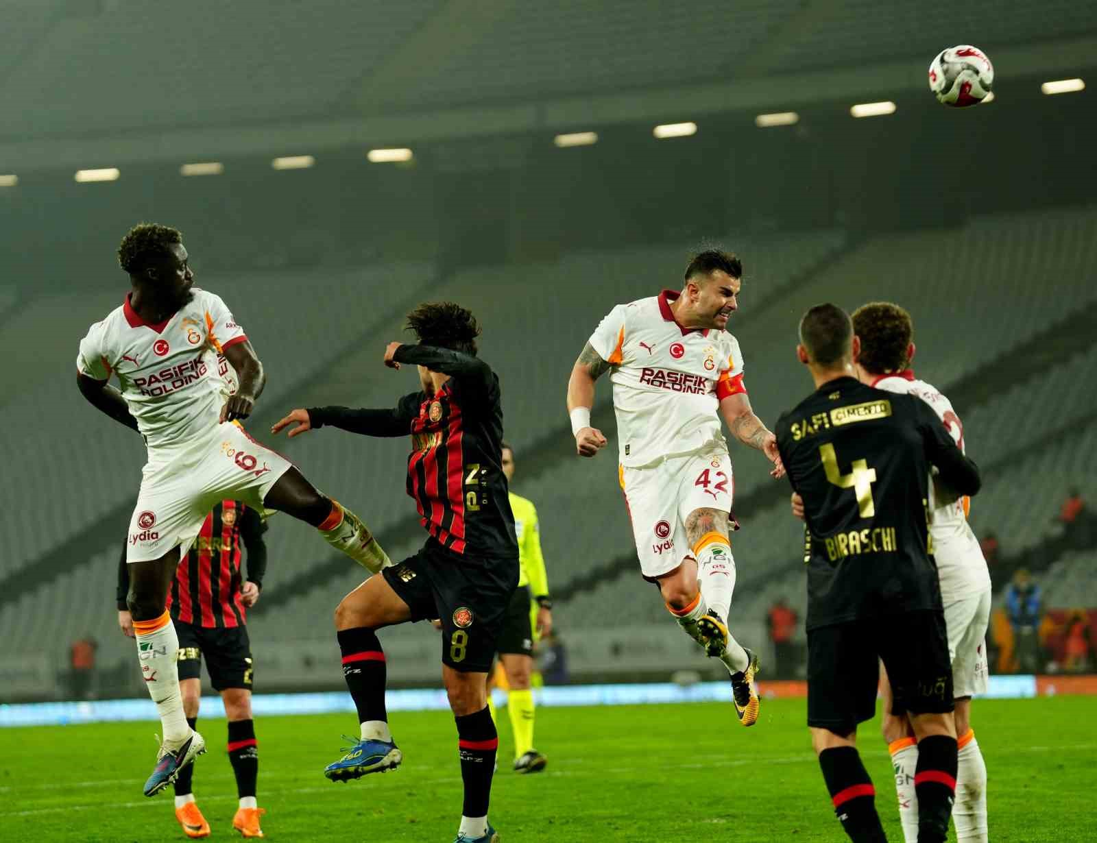 trendyol super lig fatih karagumruk 1 galatasaray 1 ilk yari 14 rcImQjTL