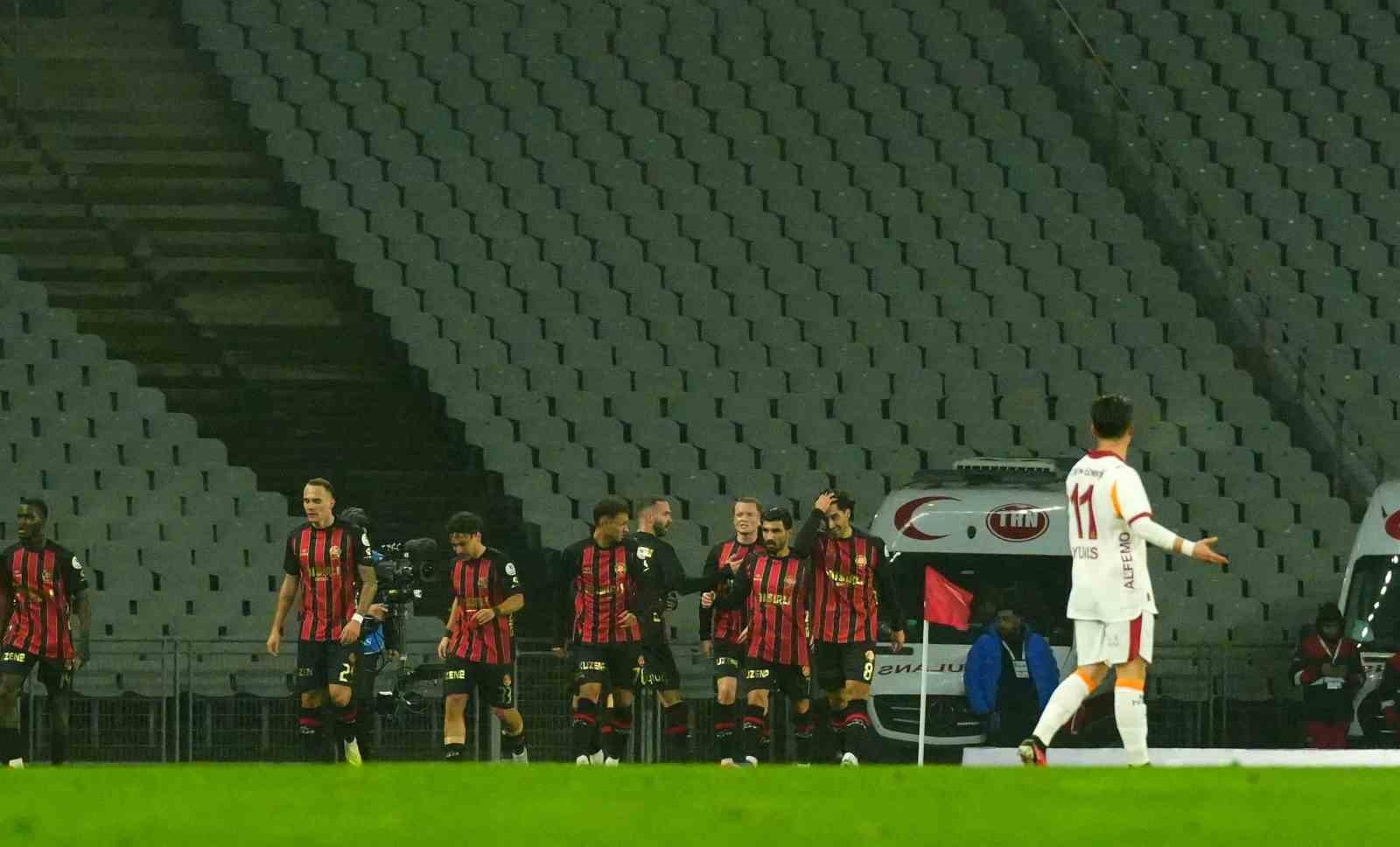 trendyol super lig fatih karagumruk 1 galatasaray 1 ilk yari 7 VIm7TnZ6