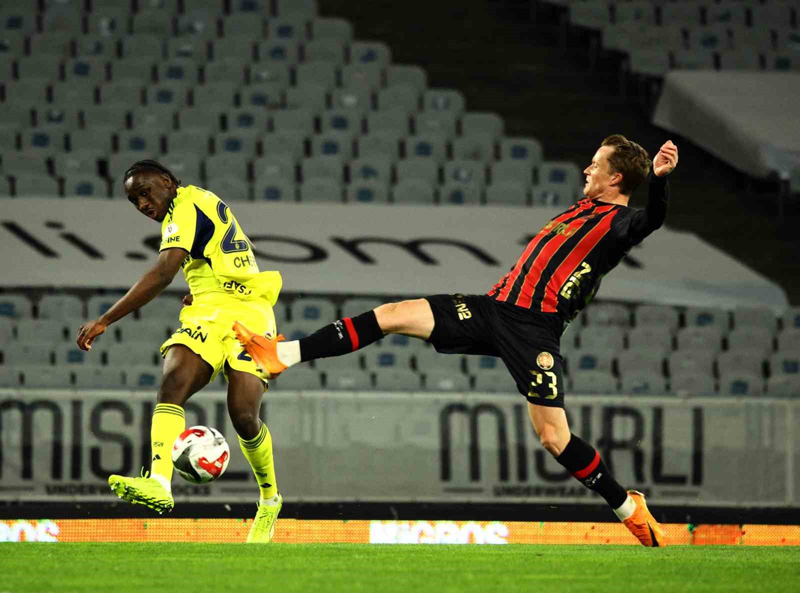 Trendyol Süper Lig: Fatih Karagümrük: 2 - Fenerbahçe: 0 (İlk yarı) 14 trendyol super lig fatih karagumruk 2 fenerbahce 0 ilk yari 10 6l2ZMzAa