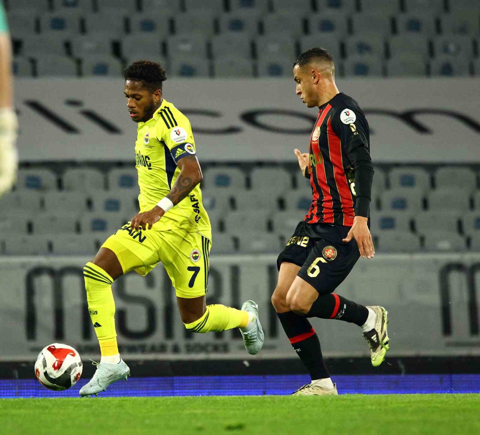 Trendyol Süper Lig: Fatih Karagümrük: 2 - Fenerbahçe: 0 (İlk yarı) 16 trendyol super lig fatih karagumruk 2 fenerbahce 0 ilk yari 12 UngcR93y
