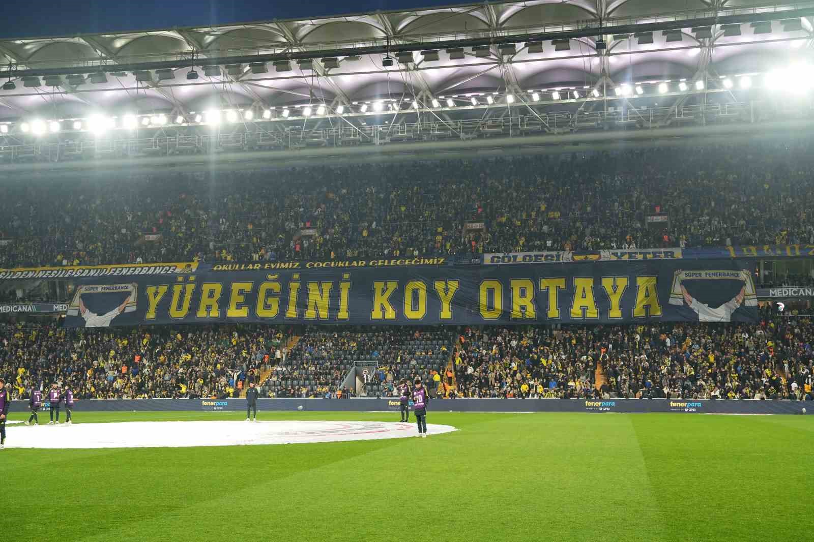 Trendyol Süper Lig: Fenerbahçe: 0 - Çaykur Rizespor: 0 (Maç devam ediyor) 14 trendyol super lig fenerbahce 0 caykur rizespor 0 mac devam ediyor 10 BMZ2pPAU