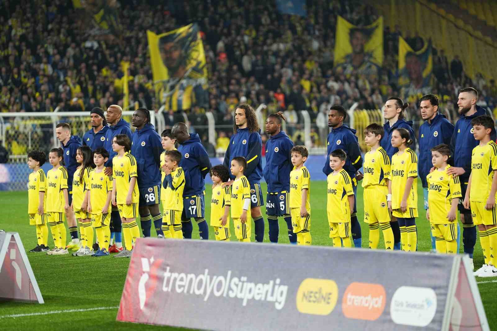 Trendyol Süper Lig: Fenerbahçe: 0 - Çaykur Rizespor: 0 (Maç devam ediyor) 21 trendyol super lig fenerbahce 0 caykur rizespor 0 mac devam ediyor 17