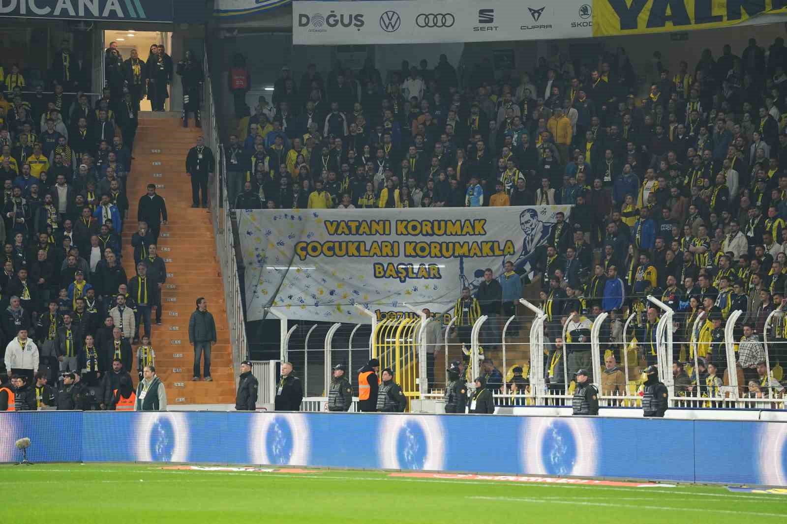 Trendyol Süper Lig: Fenerbahçe: 0 - Çaykur Rizespor: 0 (Maç devam ediyor) 22 trendyol super lig fenerbahce 0 caykur rizespor 0 mac devam ediyor 18 nyv8dIEG