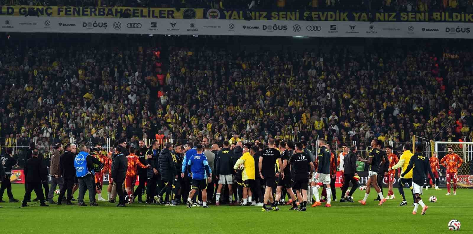trendyol super lig fenerbahce 0 galatasaray 0 mac devam ediyor 13 7ciD9y6W