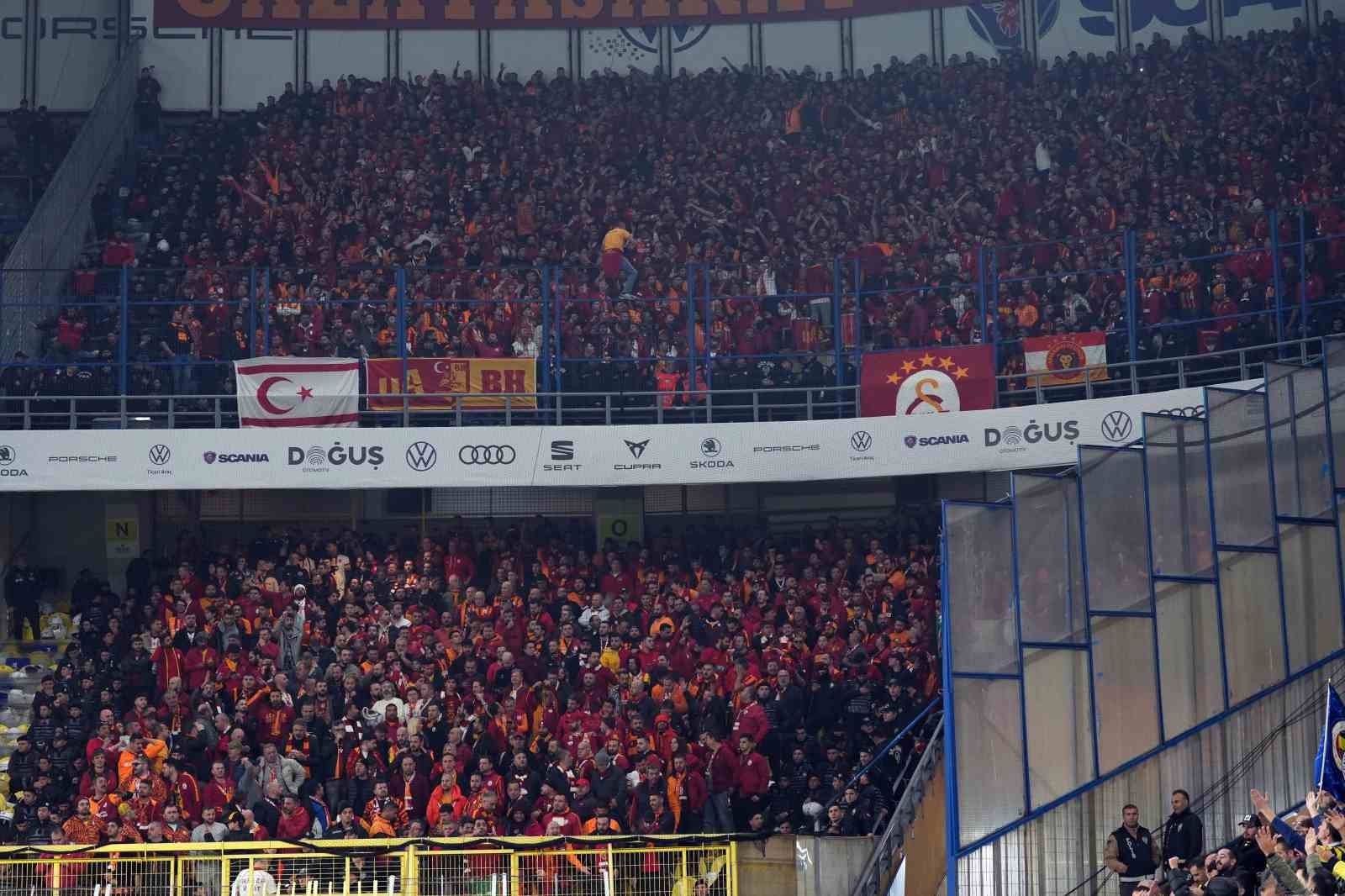 trendyol super lig fenerbahce 0 galatasaray 0 mac devam ediyor 16 VIMO4Aqk