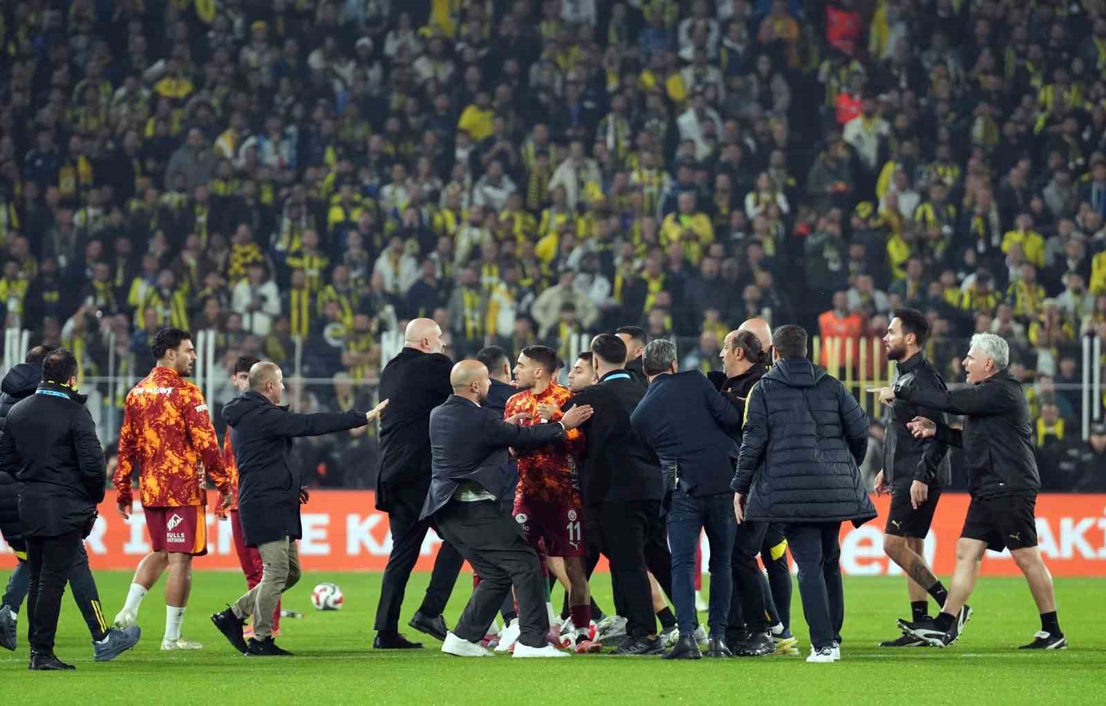 trendyol super lig fenerbahce 0 galatasaray 0 mac devam ediyor 9 g1f1sDi2